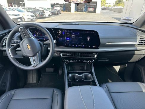 Used 2026 Chevrolet Traverse LT w/ LPO, Floor Liner Package FWD image 10