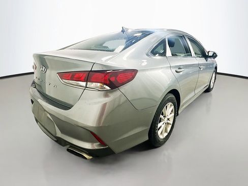 Used 2018 Hyundai Sonata SE w/ Cargo Package FWD image 7