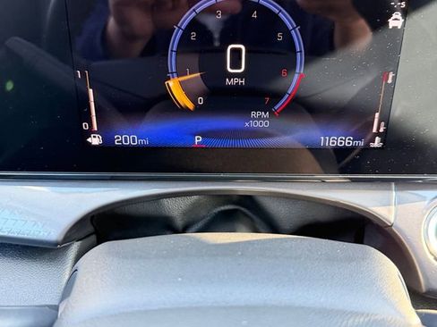 Used 2025 Chevrolet Trax ACTIV w/ Sunroof Package image 19