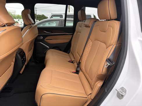 Certified 2025 Jeep Grand Cherokee Summit w/ Adv Protech Group IV AWD/4WD image 11