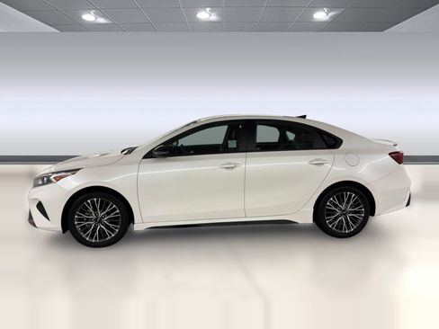 Used 2023 Kia Forte GT-Line FWD image 2