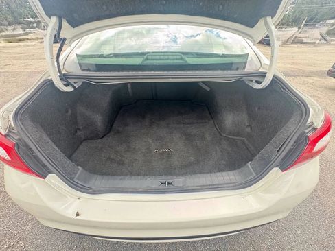 Used 2017 Nissan Altima 2.5 SV FWD image 12