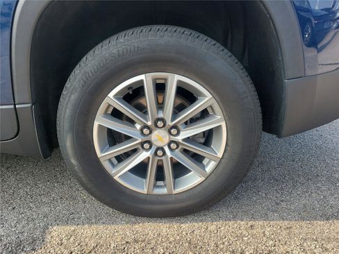 Used 2023 Chevrolet Traverse LT AWD/4WD image 6
