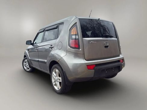Used 2011 Kia Soul + image 5