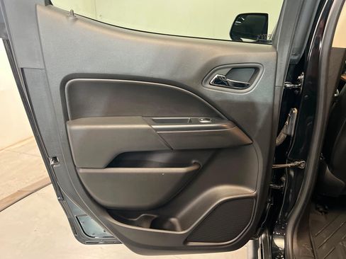 Used 2021 Chevrolet Colorado ZR2 w/ ZR2 Midnight Special Edition AWD/4WD image 18
