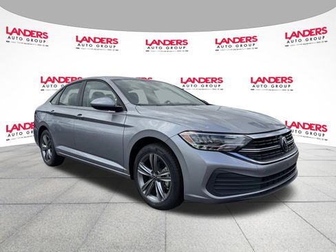 Used 2024 Volkswagen Jetta SE FWD image 1