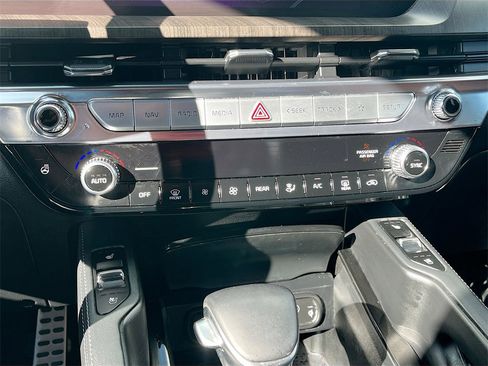 Used 2023 Kia Telluride SX image 16