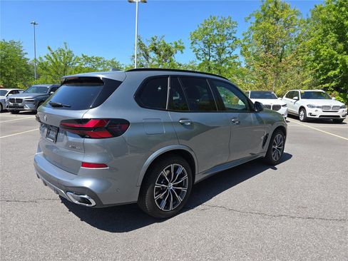 Used 2025 BMW X5 xDrive40i AWD/4WD image 3