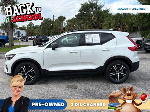 Used 2026 Volvo XC40 B4 Core FWD image 4
