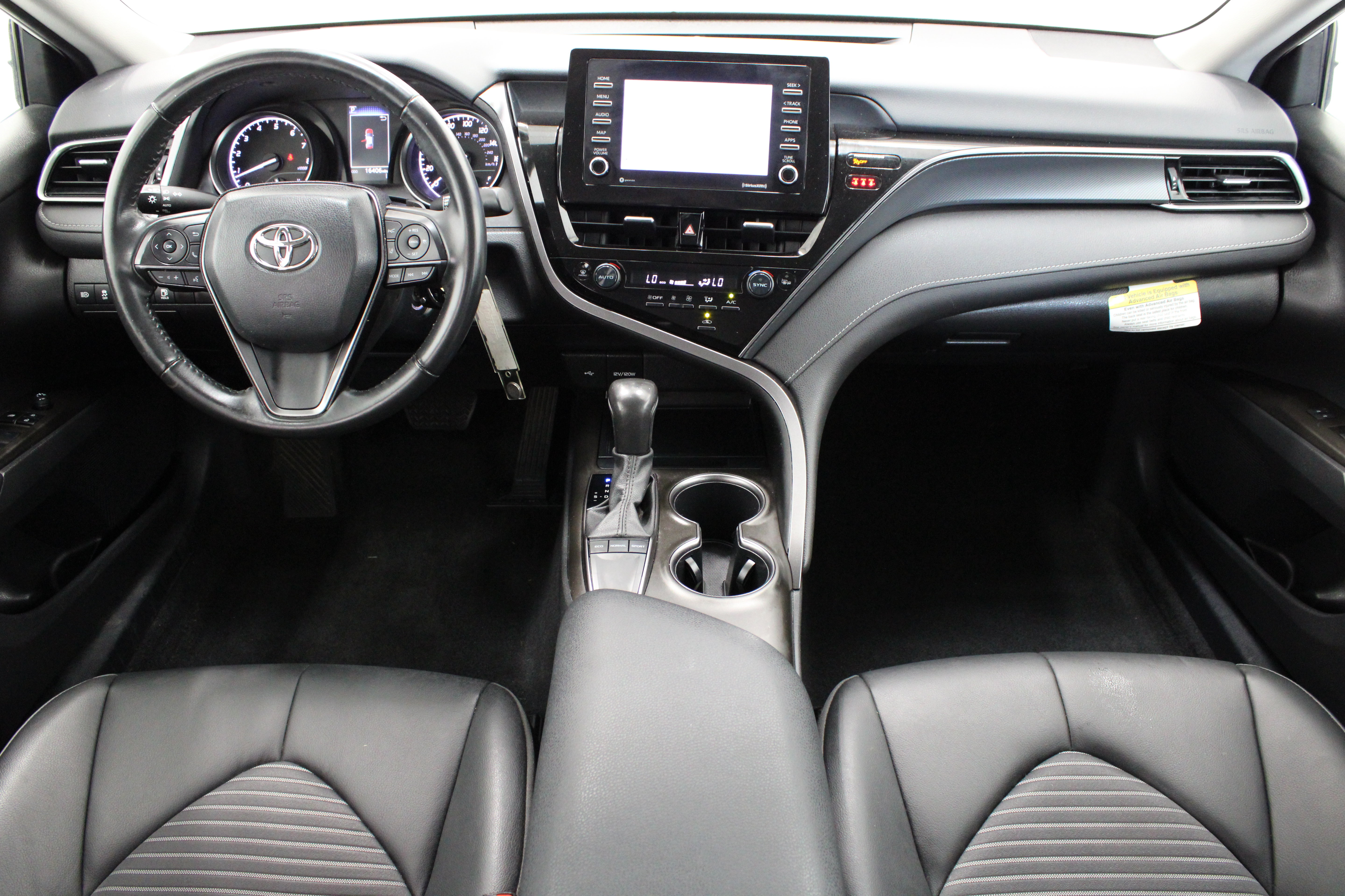 Used 2023 Toyota Camry SE FWD image 27