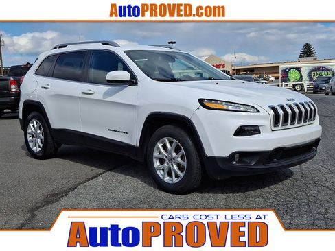 Used 2016 Jeep Cherokee Latitude w/ Cold Weather Group image 1