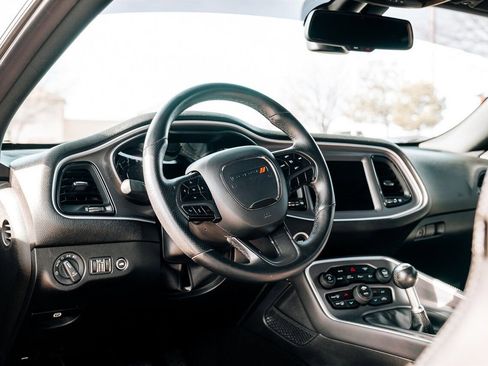 Used 2019 Dodge Challenger R/T w/ Plus Package image 19