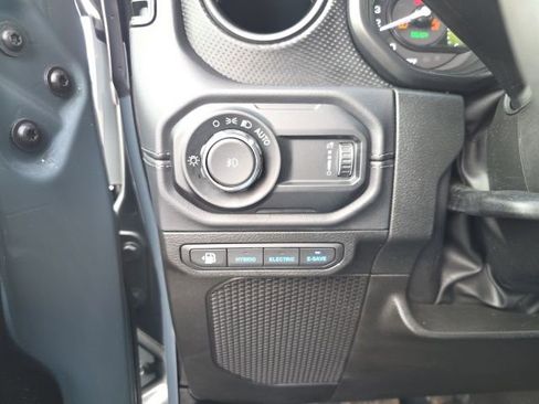 Used 2025 Jeep Wrangler Unlimited Rubicon 4xe w/ Convenience Group image 20