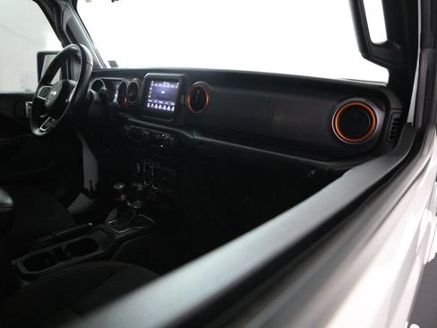 Used 2021 Jeep Gladiator Mojave w/ LED Lighting Group AWD/4WD image 49