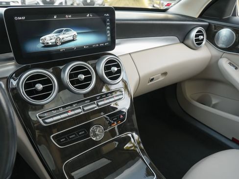 Used 2021 Mercedes-Benz C 300 Sedan image 9