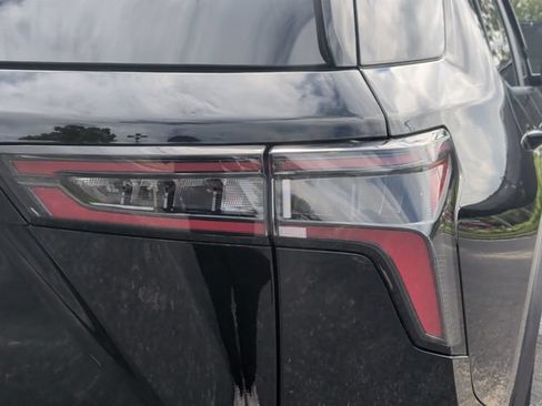 Used 2026 Chevrolet Equinox LT FWD image 11