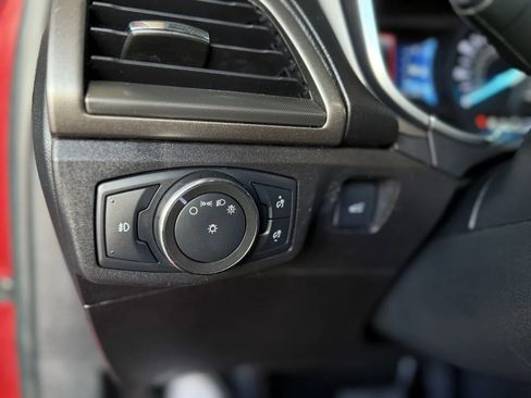 Used 2017 Ford Fusion SE w/ Equipment Group 201A image 29