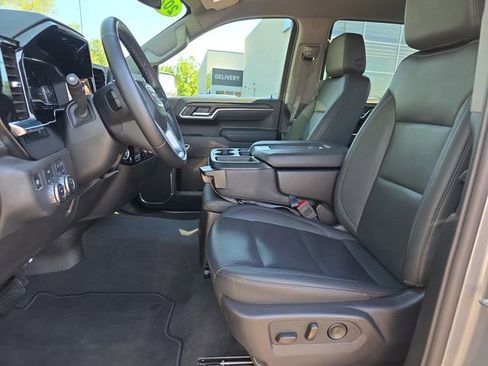 Used 2025 GMC Sierra 1500 SLT AWD/4WD image 10