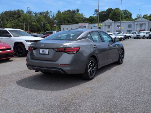Used 2024 Nissan Sentra SV FWD image 8