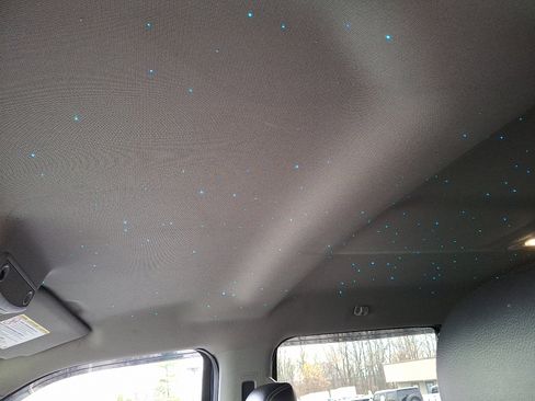 Used 2019 Ford F250 Lariat w/ Chrome Package image 21