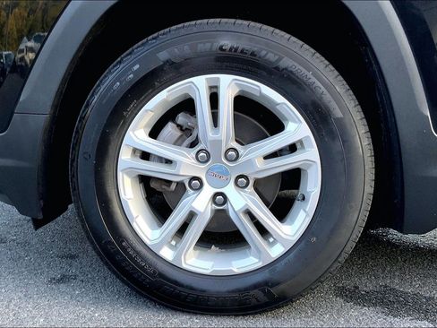 Used 2023 GMC Terrain SLE FWD image 10