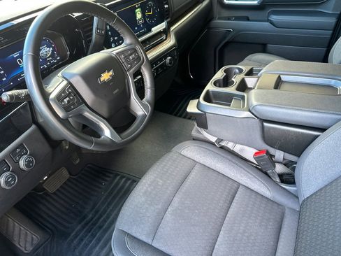 Used 2024 Chevrolet Silverado 2500 LT image 9