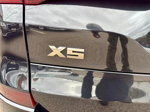 Used 2019 BMW X5 xDrive50i w/ M Sport Package image 32