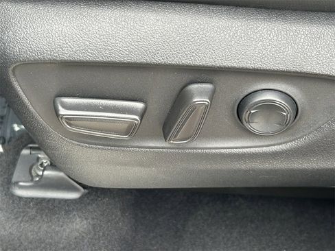 Used 2021 Toyota Highlander XSE image 28