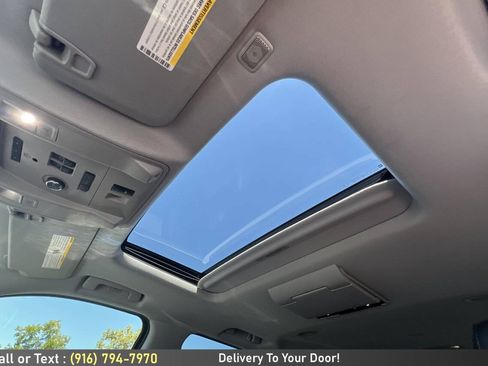 Used 2016 Cadillac Escalade Luxury AWD/4WD image 27
