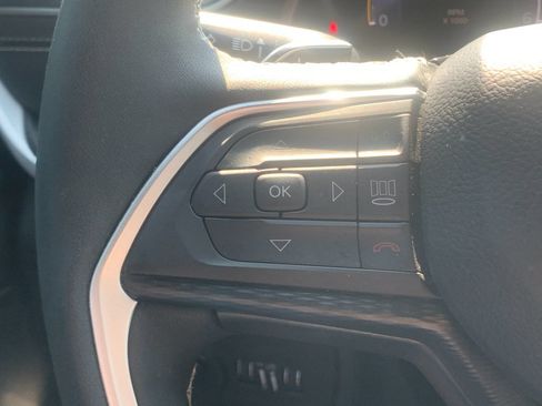 Used 2025 Jeep Grand Cherokee L Altitude AWD/4WD image 30
