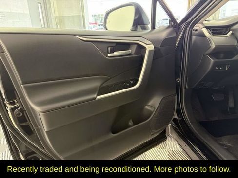 Used 2021 Toyota RAV4 XLE AWD/4WD image 16