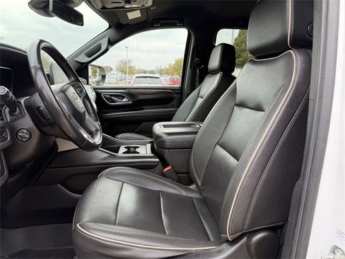 Used 2023 Chevrolet Suburban Premier image 27