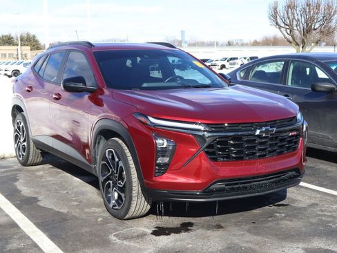 Certified 2024 Chevrolet Trax RS w/ Sunroof Package image 4