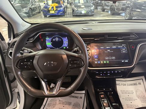 Used 2023 Chevrolet Bolt EUV LT image 11