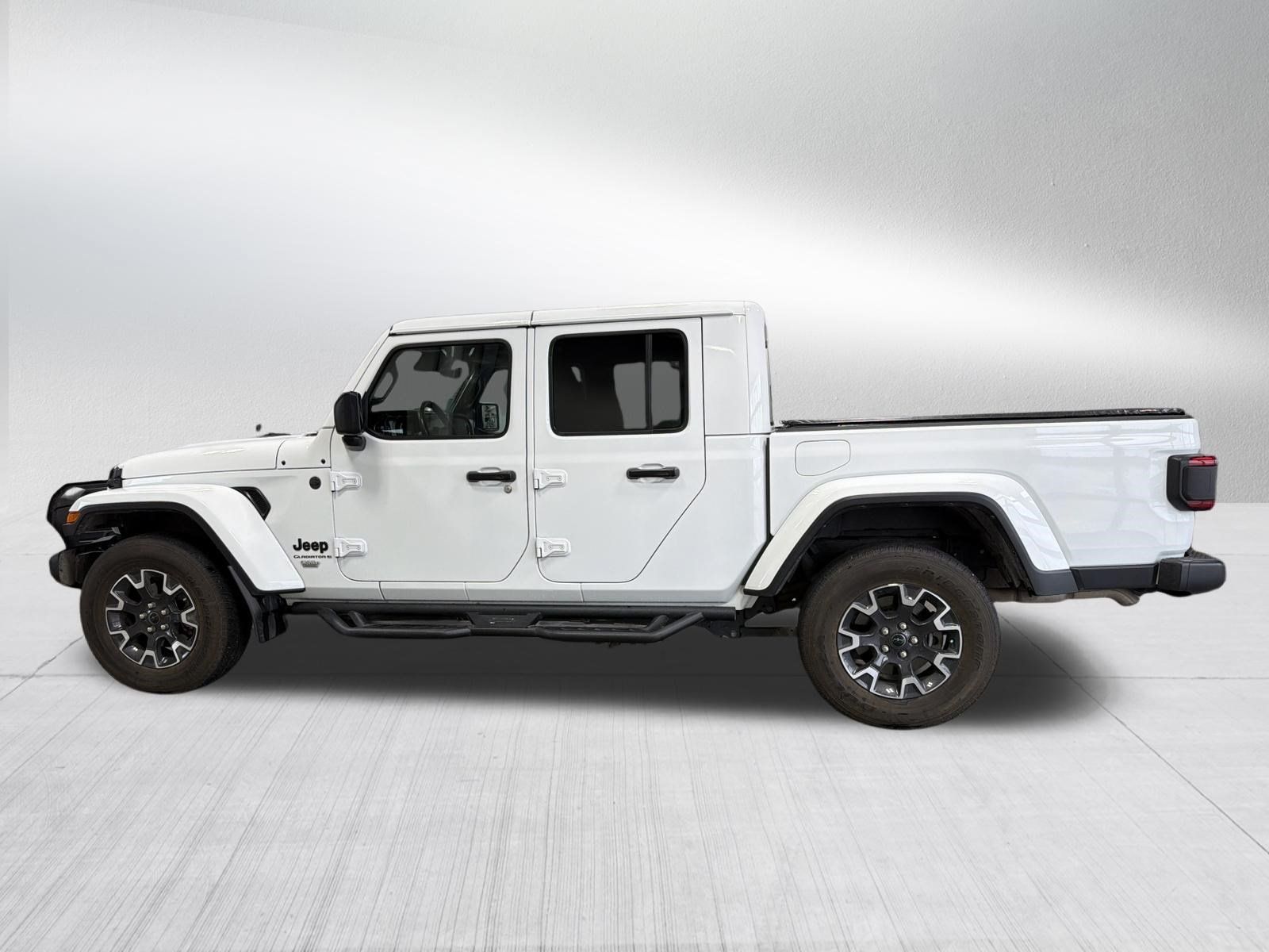 Used 2024 Jeep Gladiator Sport w/ Premium Package AWD/4WD image 4