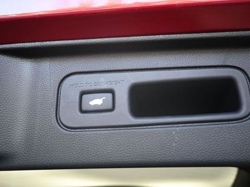 Certified 2025 Honda Pilot Touring image 12