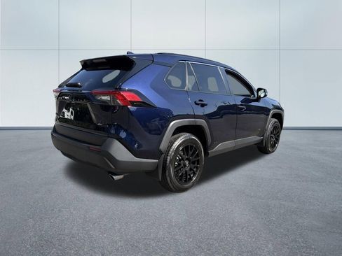 Used 2024 Toyota RAV4 XLE AWD/4WD image 5