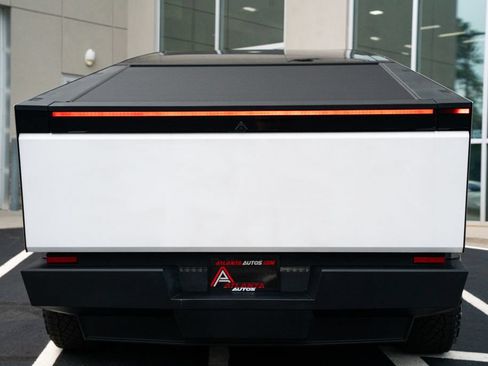 Used 2024 Tesla Cybertruck AWD Crew Cab image 13