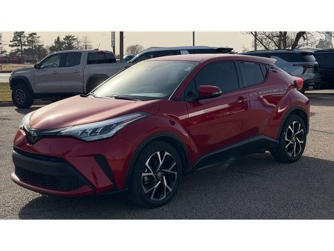Used 2021 Toyota C-HR XLE image 4