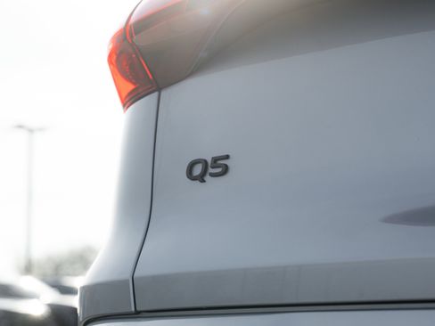 Certified 2025 Audi Q5 Premium w/ Premium Plus AWD/4WD image 28