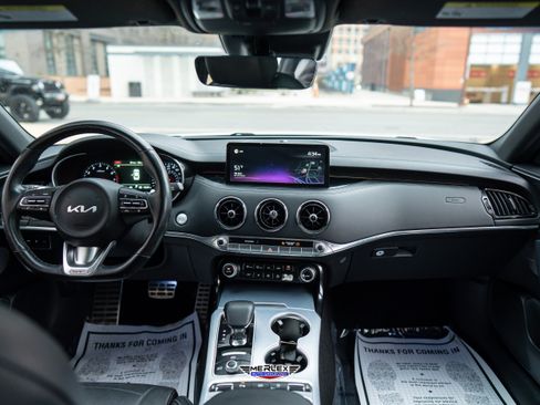 Used 2022 Kia Stinger GT2 RWD image 14