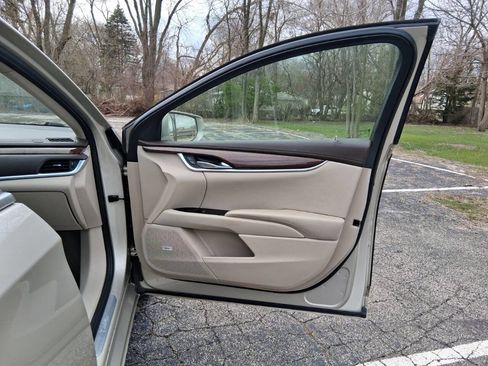 Used 2013 Cadillac XTS Luxury AWD/4WD image 11