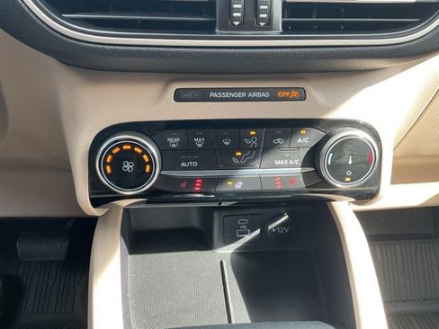 Used 2022 Ford Escape SE w/ Cold Weather Package AWD/4WD image 19