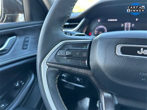 Used 2023 Jeep Grand Cherokee Limited image 23