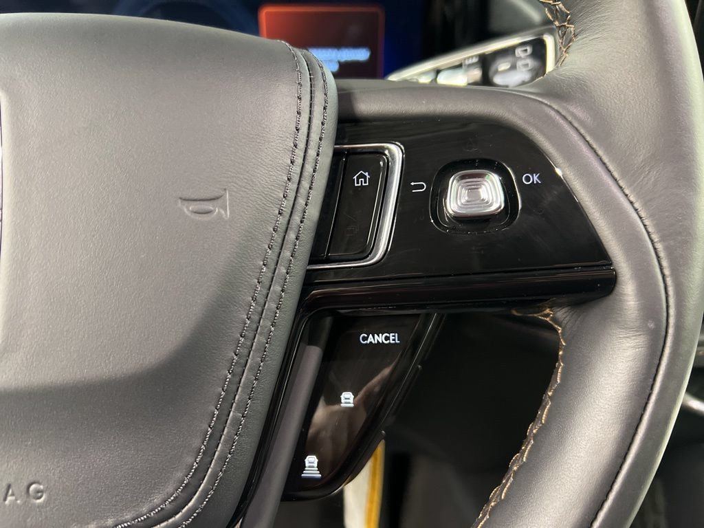 Used 2026 Lincoln Aviator AWD image 18