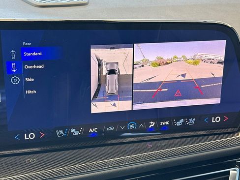 New 2026 Chevrolet Traverse High Country image 25