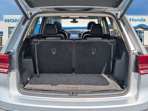 Used 2018 Volkswagen Atlas SEL w/ R-Line Package FWD image 10