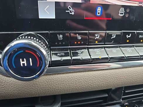 Used 2023 GMC Canyon Denali image 24