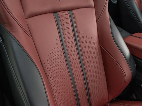 Used 2021 Aston Martin V8 Vantage Roadster RWD image 37
