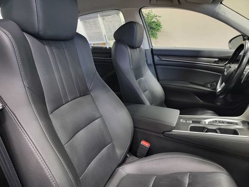 Used 2021 Honda Accord Touring image 16